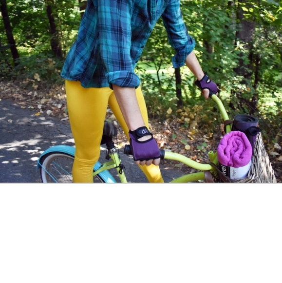 Yoga Paws gloves NWOT in plum sz.1R - Picture 2 of 5